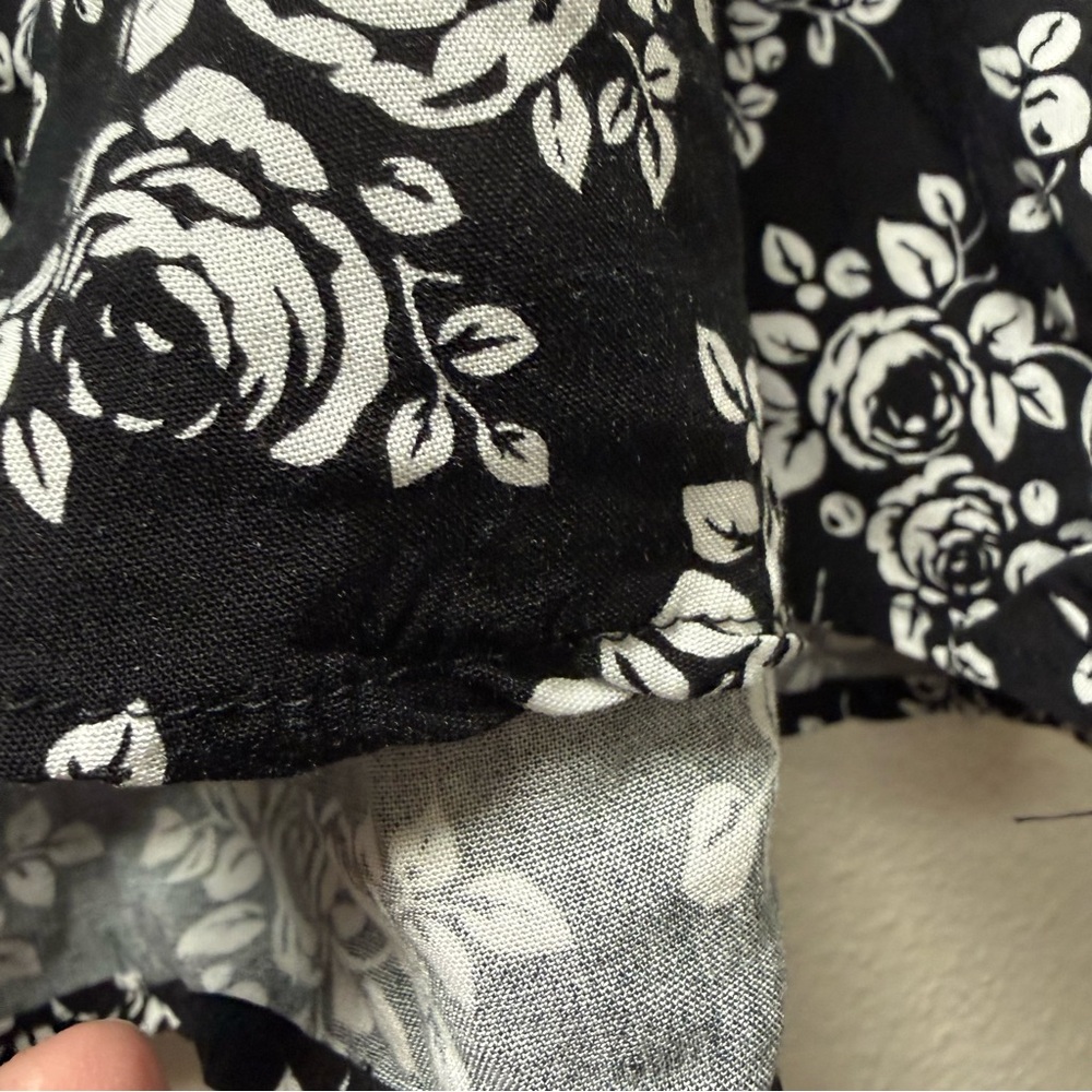 Soho Lady 1X Black White Floral Smocked Waist Boho Shorts Summer Casual - Picture 3 of 8